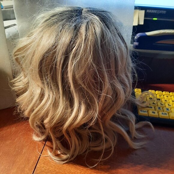 NEW ! Wig 16\